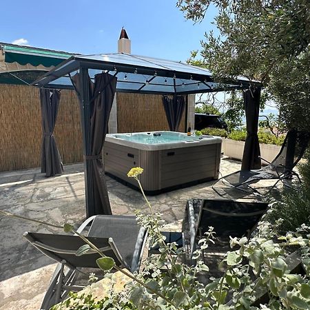 Vacation House Marin With Jacuzzi - Bol, Brac Екстериор снимка