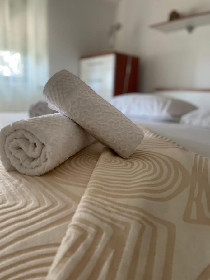 Vacation House Marin With Jacuzzi - Bol, Brac Екстериор снимка