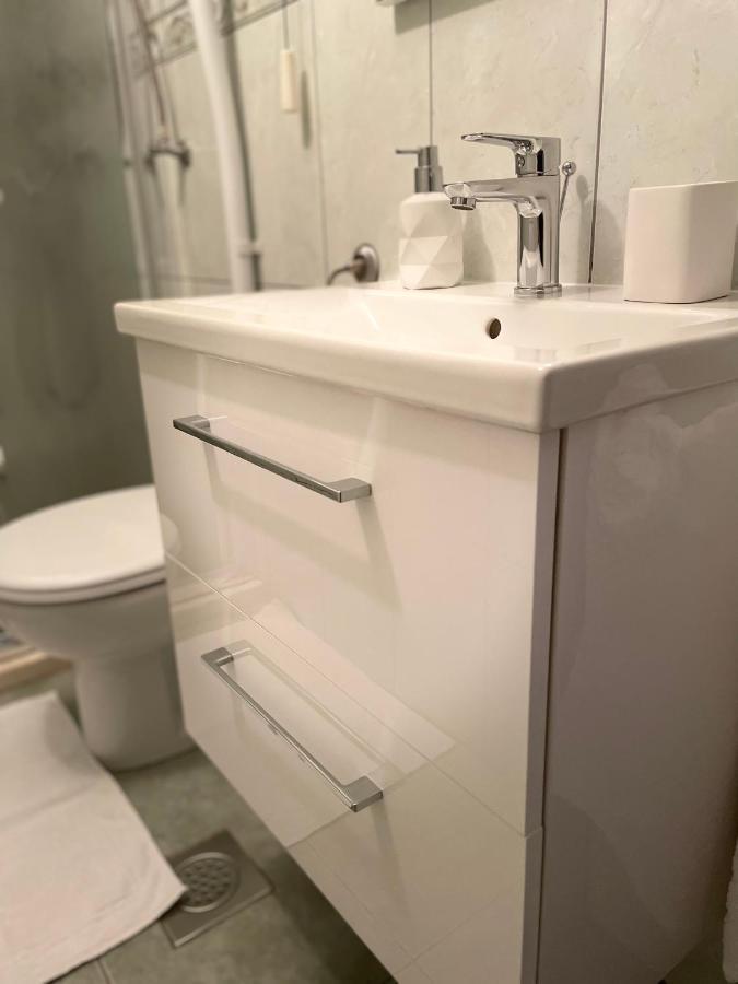 Vacation House Marin With Jacuzzi - Bol, Brac Екстериор снимка